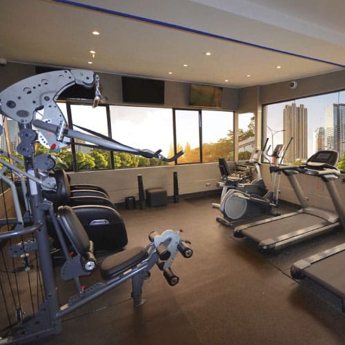 Image of the GYM of qp Hotels Lima, located in the main banner of the page of the Fitness Center in its mobile version